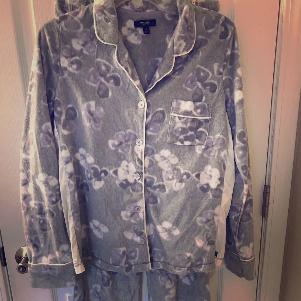 Vera Wang pajama set